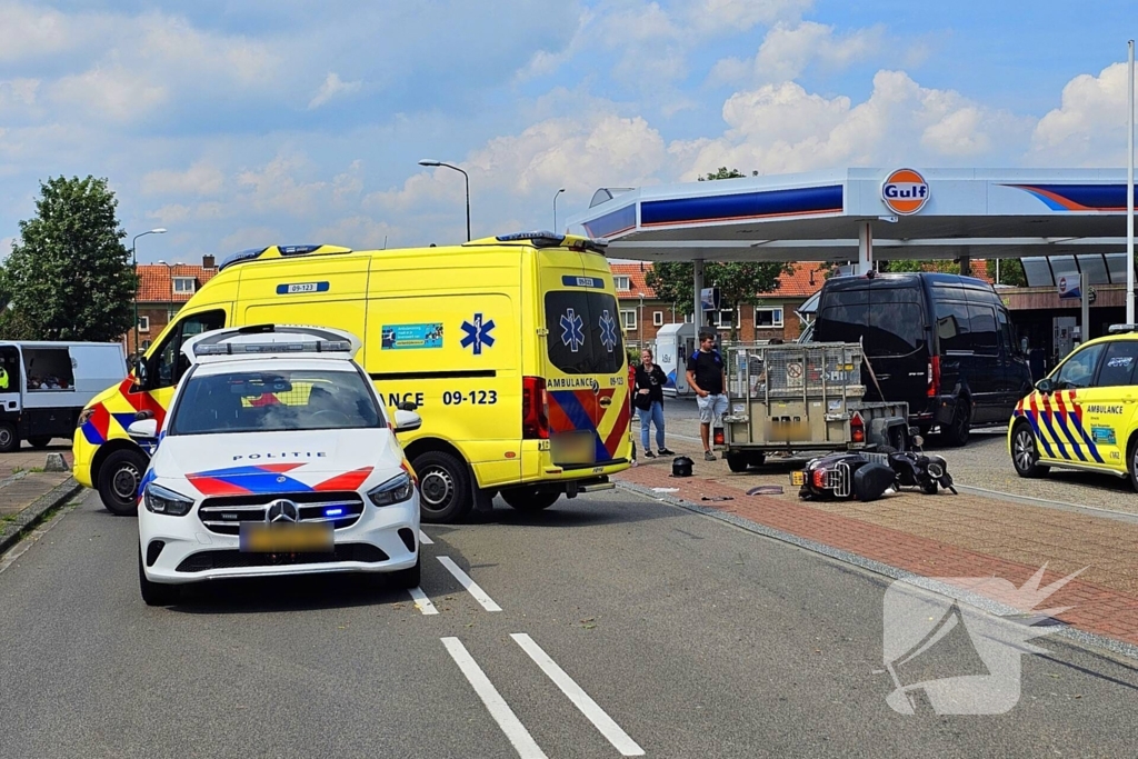 Scooterrijder gewond bij verkeersongeval