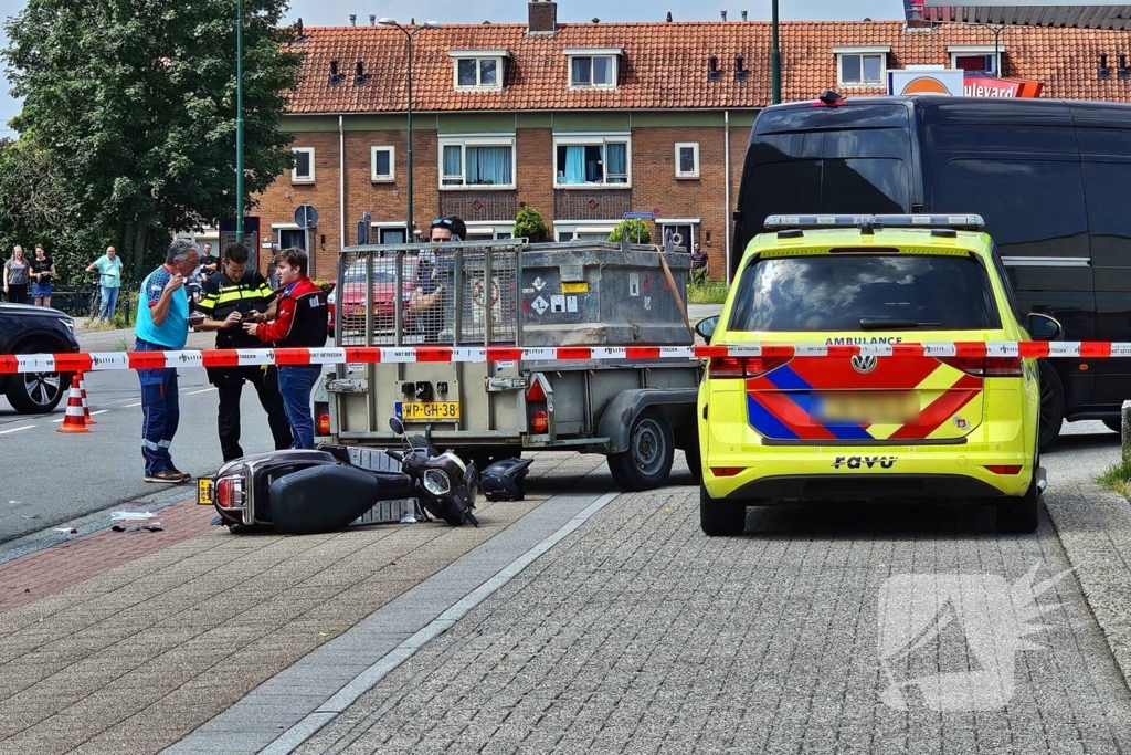 Scooterrijder gewond bij verkeersongeval