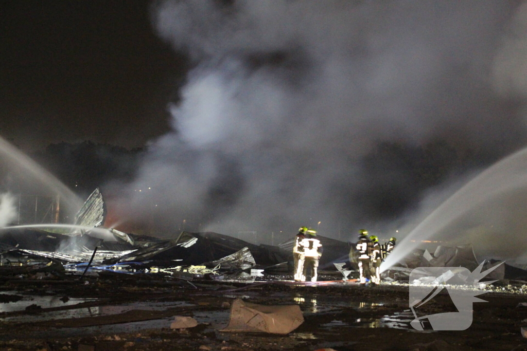 Schuur verwoest door uitslaande brand