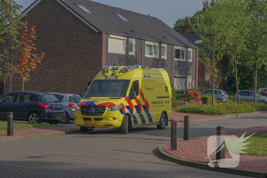 Fietser rijdt tegen openslaande autodeur