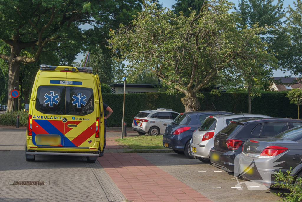 Fietser rijdt tegen openslaande autodeur