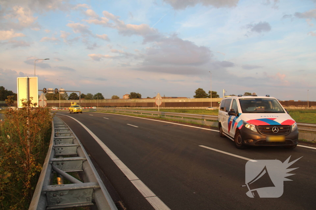 Motorrijder gewond na valpartij, weg afgesloten