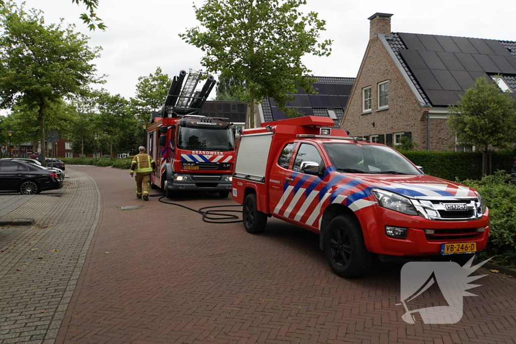 Buren ontdekken brand en slaan alarm