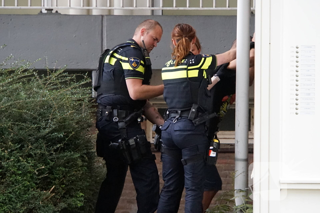 Persoon gewond bij melding steekincident