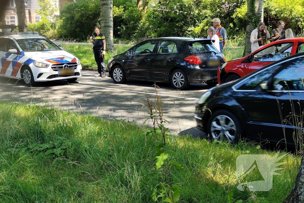 Drie voertuigen betrokken bij kop-staartbotsing