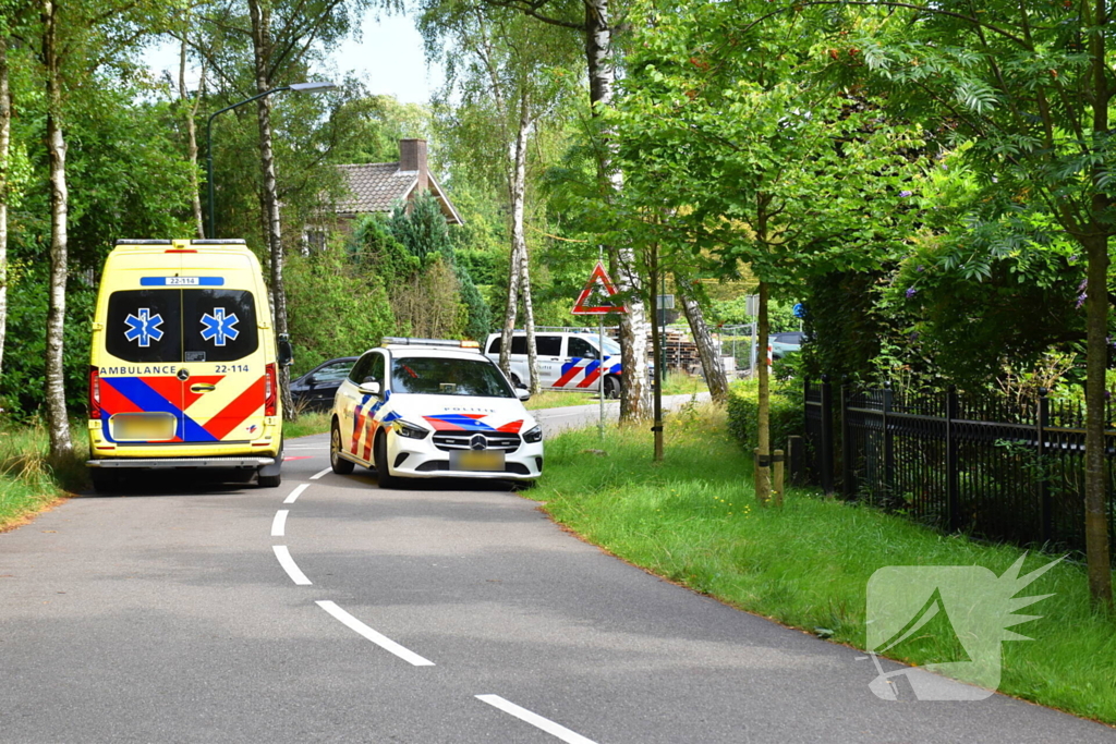 Gewond Persoon naast mountainbike aangetroffen op wegdek