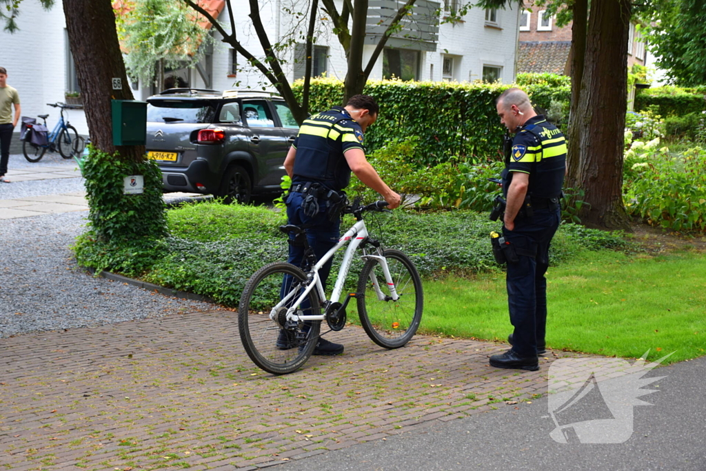 Gewond Persoon naast mountainbike aangetroffen op wegdek