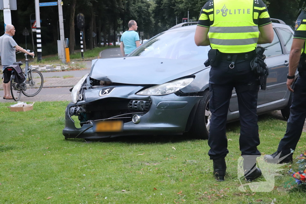 Flinke schade na ongeval op kruising