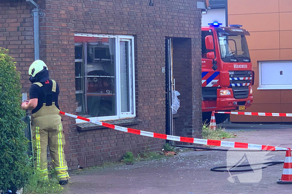 Straat afgezet vanwege brand in woning