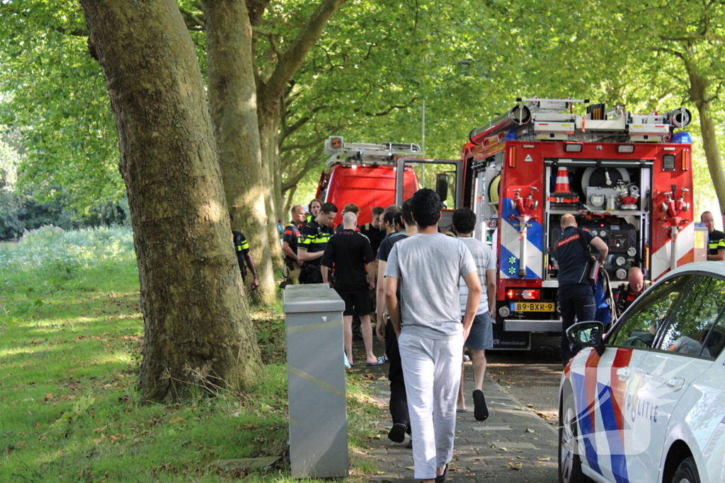 Hulpdiensten groots ingezet voor een te water geraakt persoon