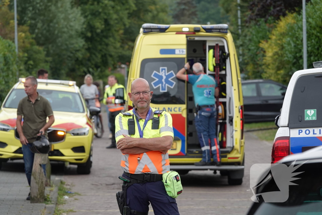 Quadbestuurder rijdt tegen paal en raakt gewond