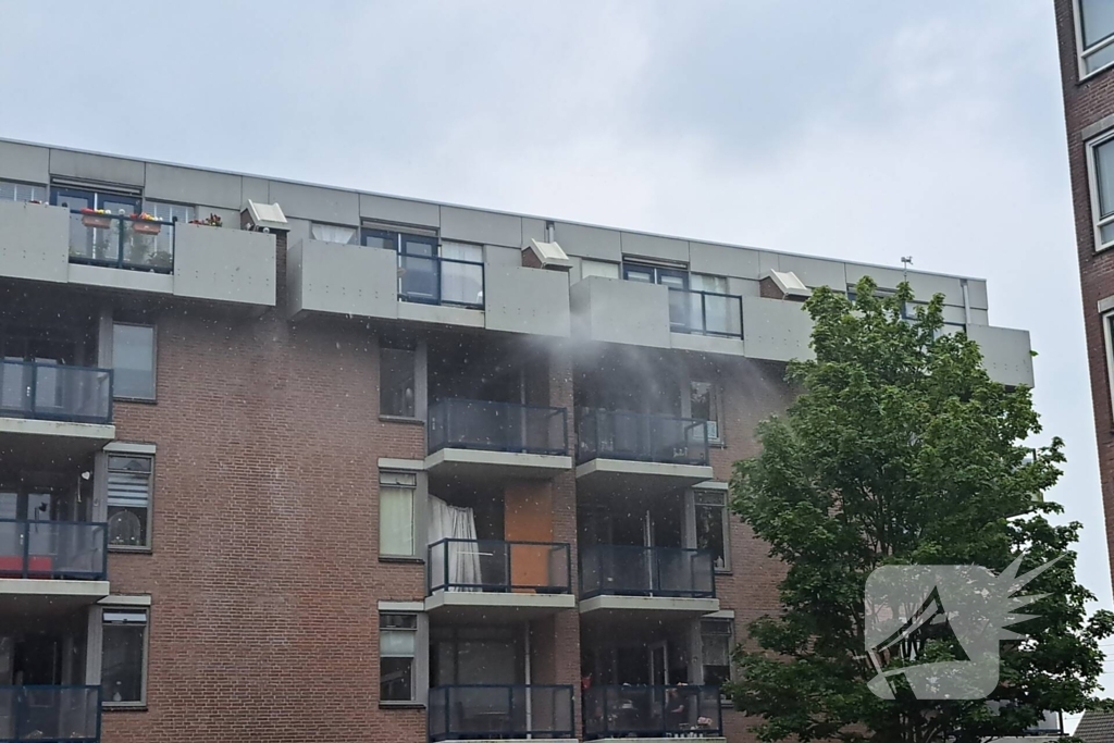 Veel rookontwikkeling door brand op eerste etage