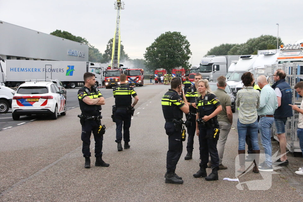 Bedrijf ontruimd door vrachtwagenbrand