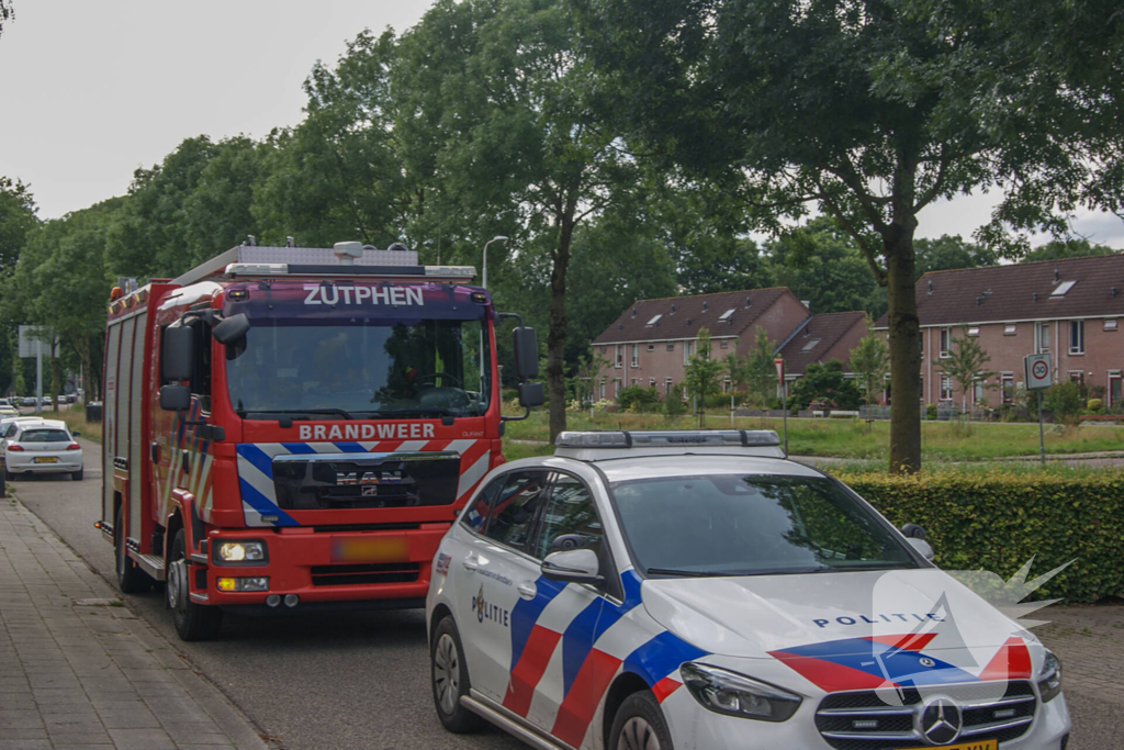 Hulpdiensten druk met persoon die te water was geraakt