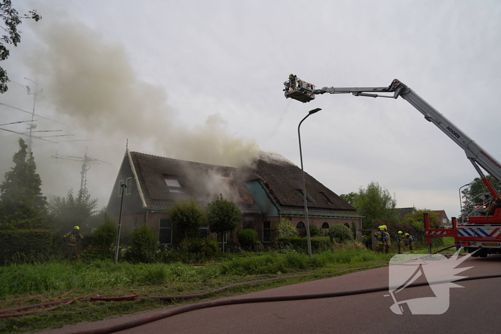 Stolpboerderij verwoest door uitslaande brand