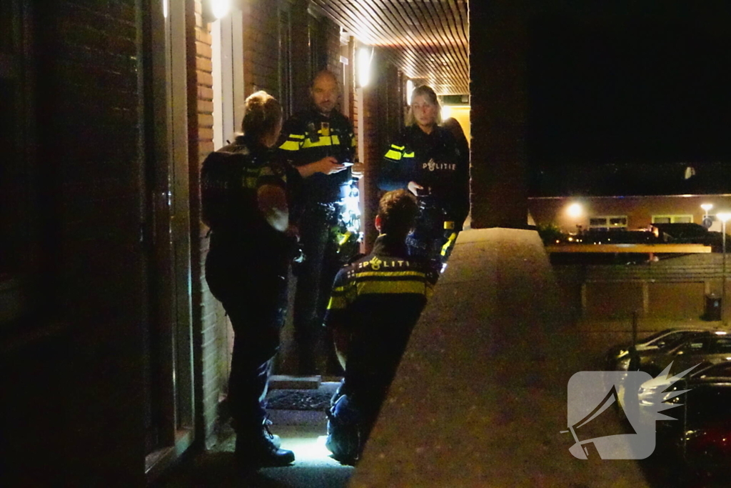 Explosie bij voordeur appartement