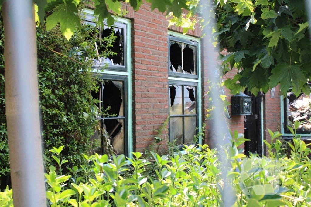 Flinke ravage na verwoestende brand bij stolpboerderij