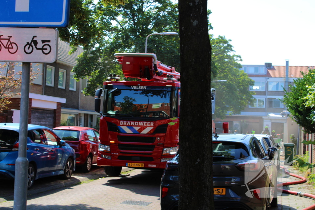 Hulpdiensten groots ingezet voor brandende werkplaats bij fietsenwinkel