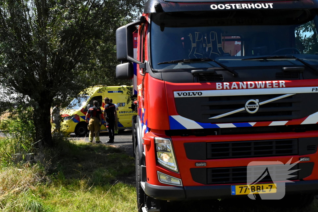 Brandweer groots ingezet voor brand op akker