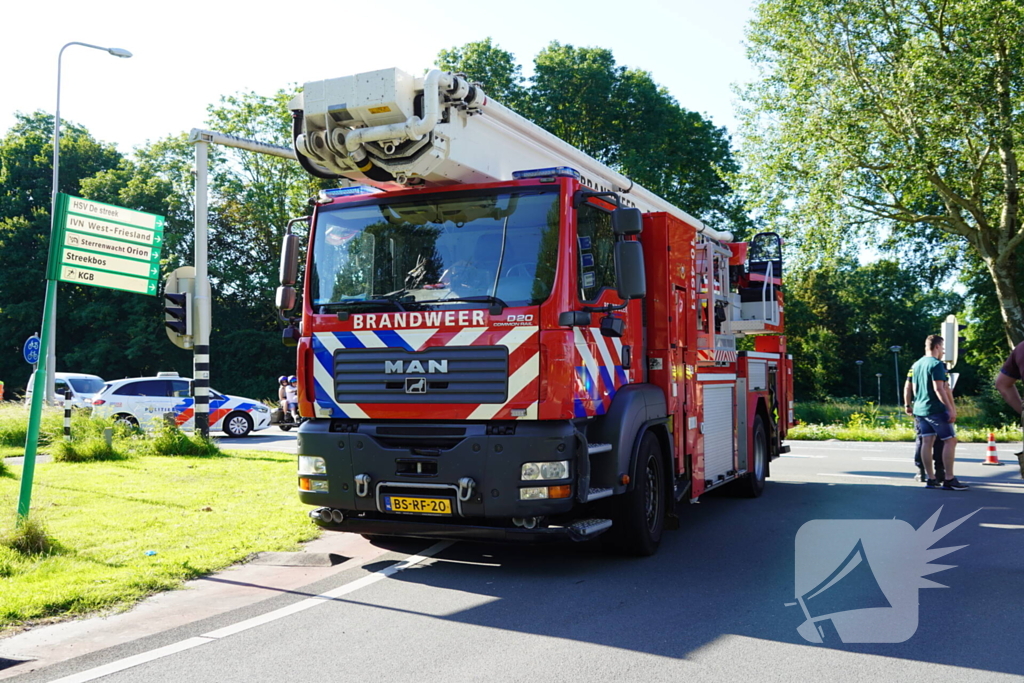 Gewonde na botsing met brandweervoertuig op weg naar reanimatie