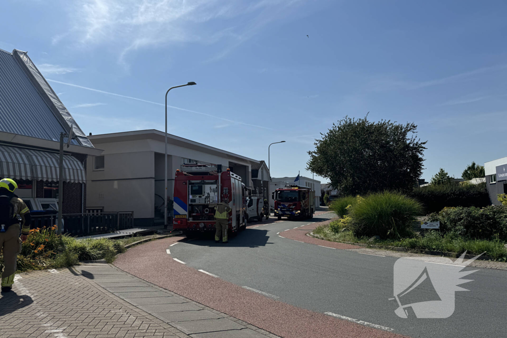 Brandweer ingezet voor brand in dak bij woning