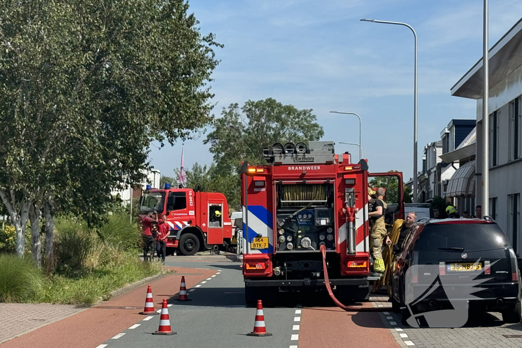 Brandweer ingezet voor brand in dak bij woning