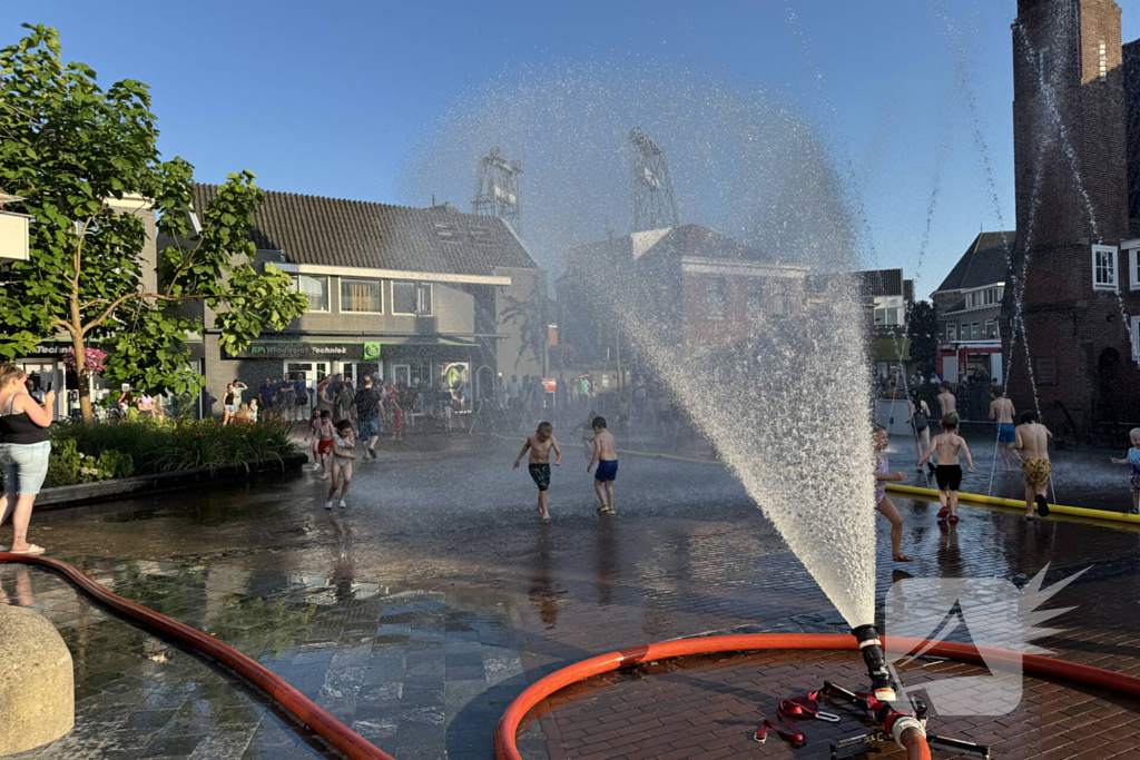 Brandweer zorgt voor verkoeling en veel plezier