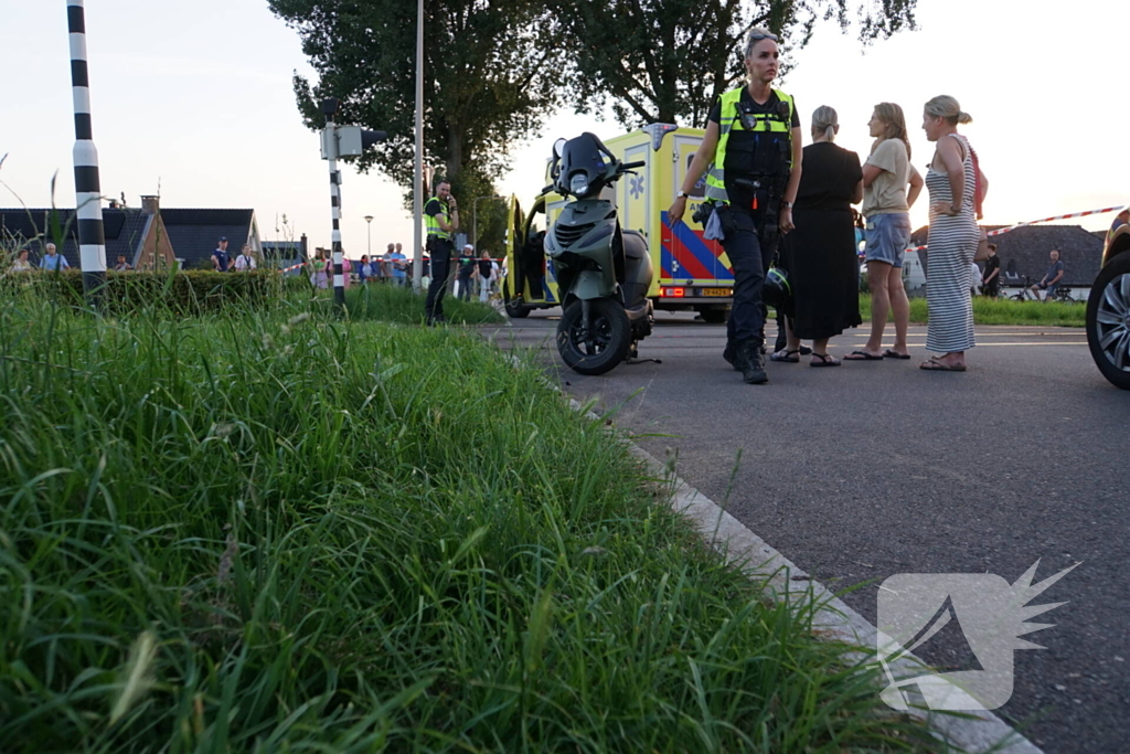 Scooterrijder zwaargewond bij aanrijding met tram