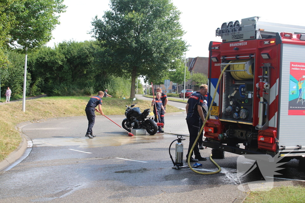 Motorrijder onderuit na aanrijding met automobilist