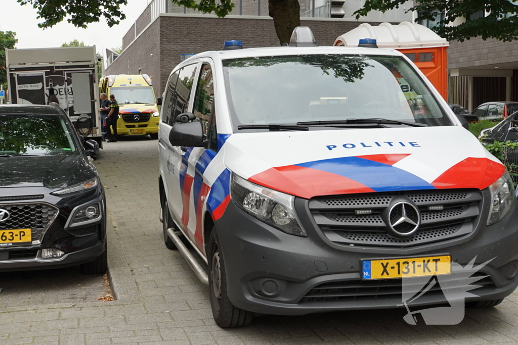 Hulpdiensten ingezet voor kind die met hand tussen liftdeur komt