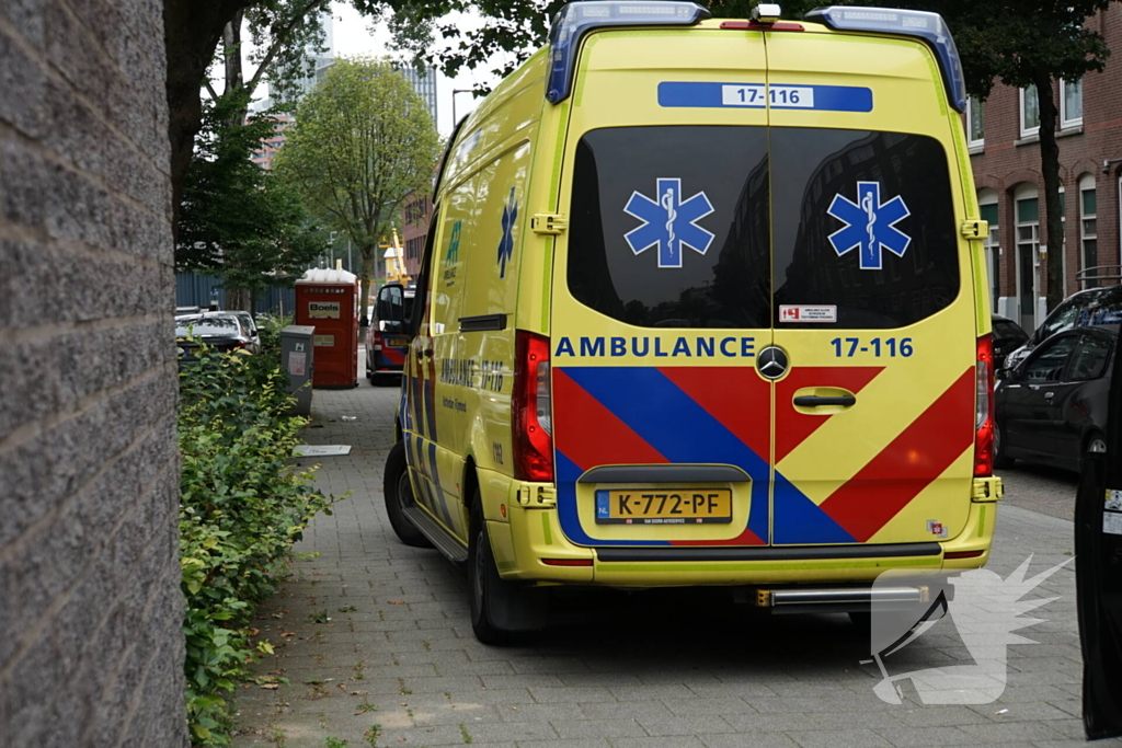 Hulpdiensten ingezet voor kind die met hand tussen liftdeur komt