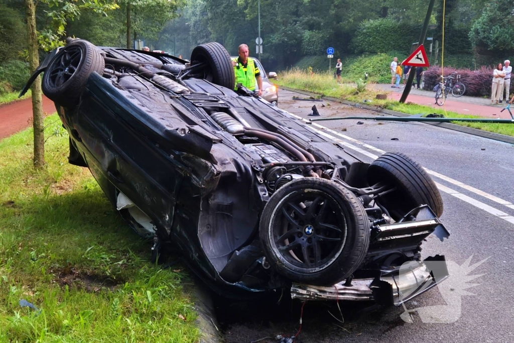 Veel schade en persoon gevlucht na ongeval