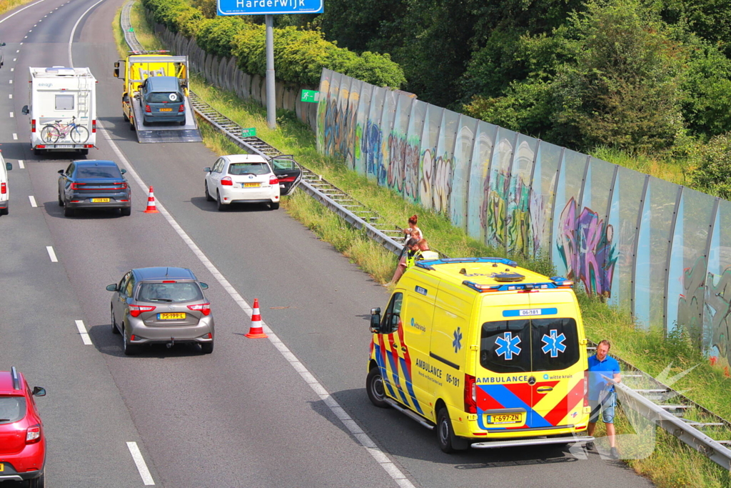 Ongeval tussen twee voertuigen op snelweg