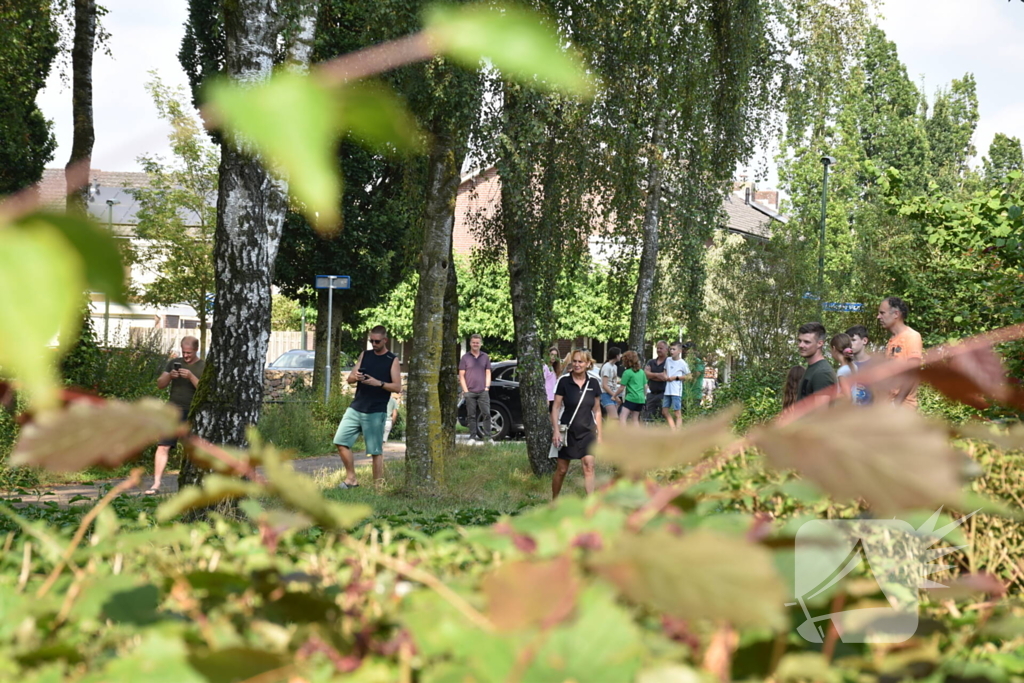 Zwarte rookwolken door brand in elektrakast