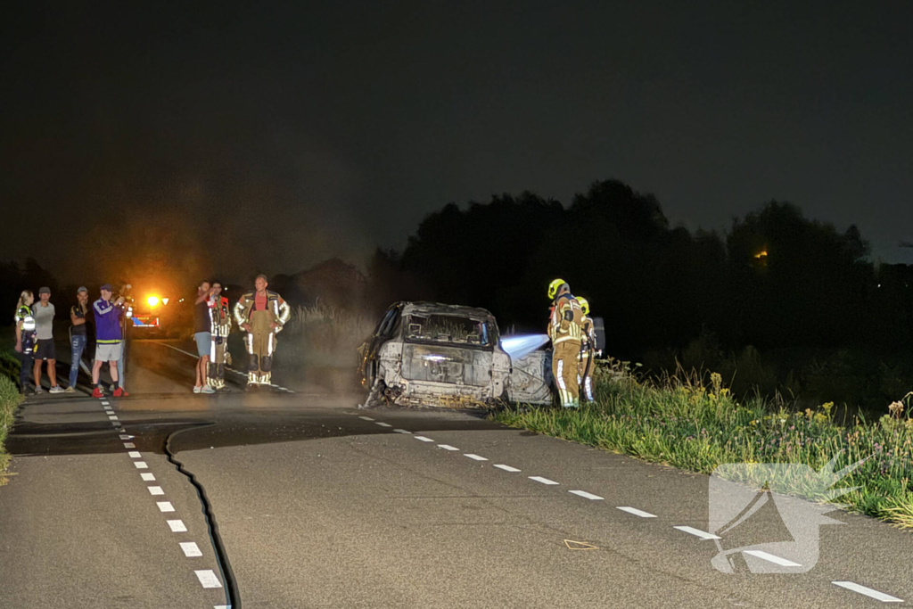 Porsche Cayenne brandt volledig uit