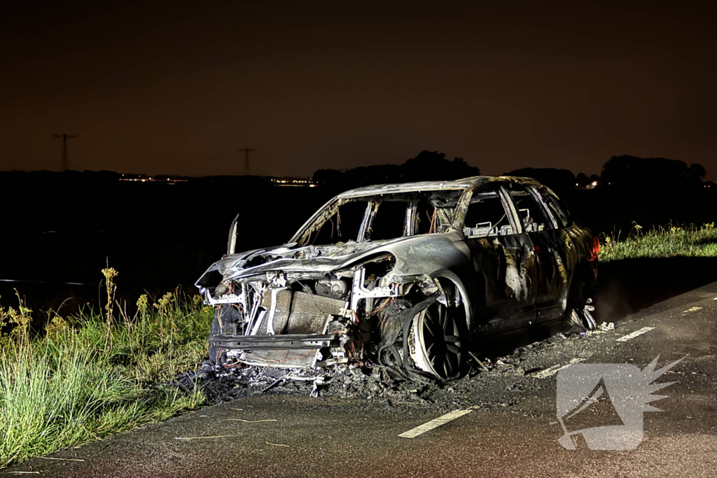 Porsche Cayenne brandt volledig uit