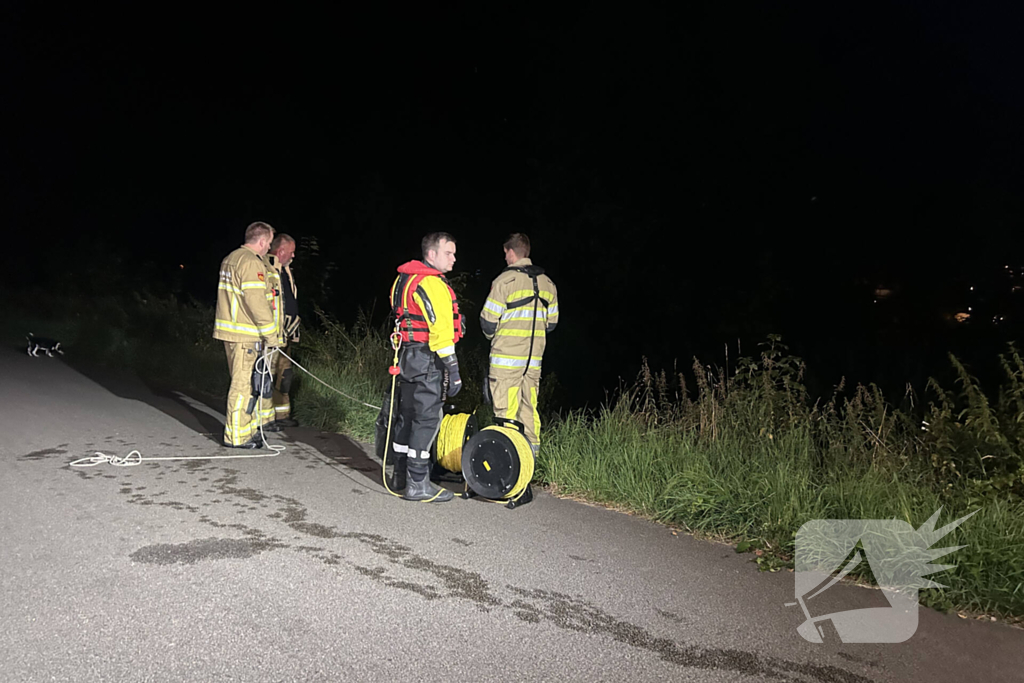 Zoektocht in water na aantreffen kleding