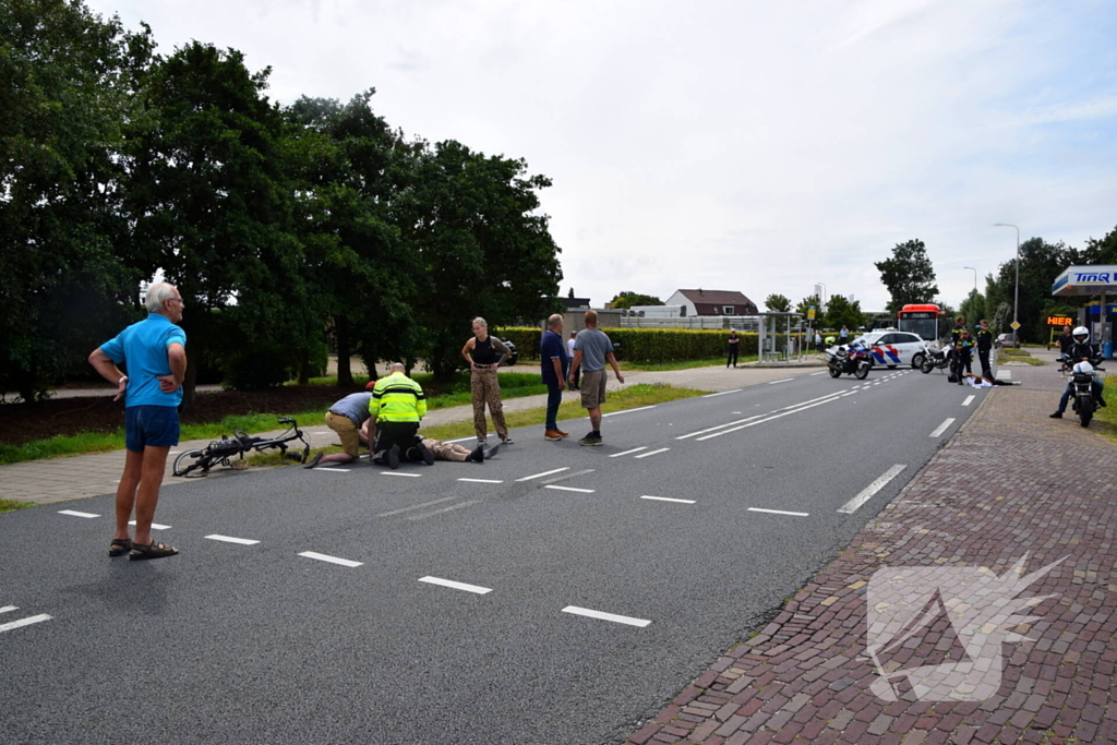 Traumateam ingezet na botsing tussen motorrijder en fietser