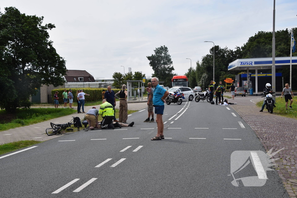 Traumateam ingezet na botsing tussen motorrijder en fietser