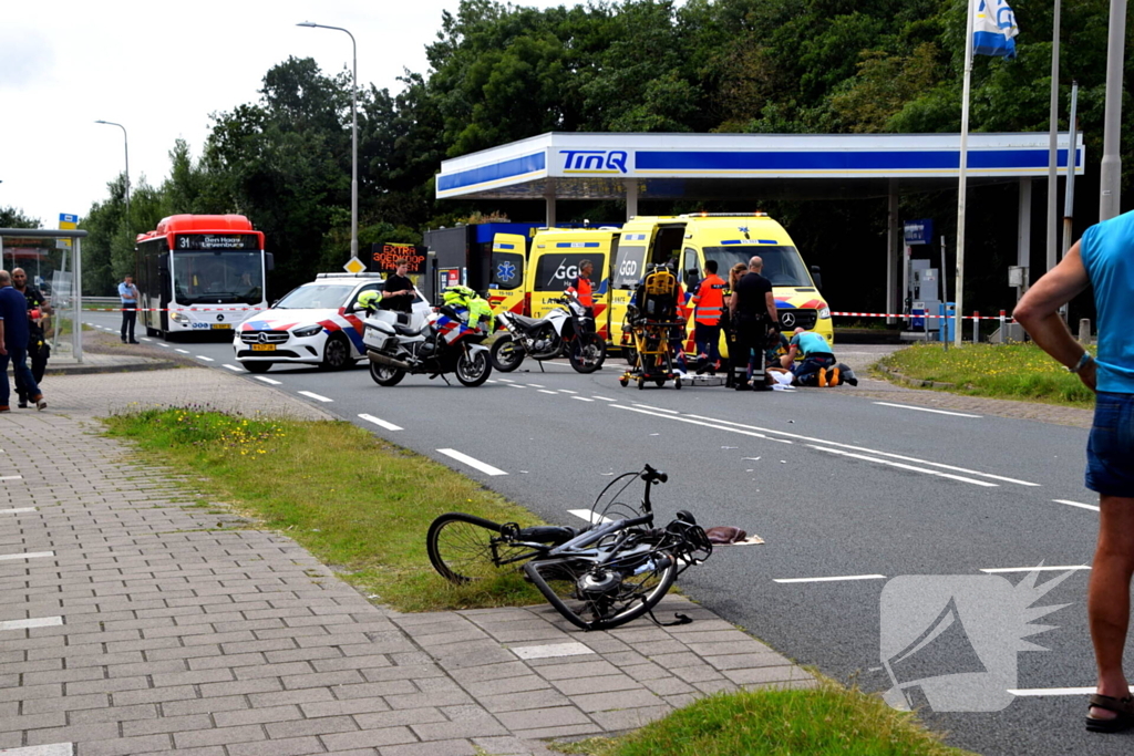 Traumateam ingezet na botsing tussen motorrijder en fietser