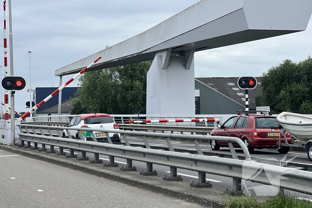 Verkeershinder door storing in slagbomen Gouderaksebrug