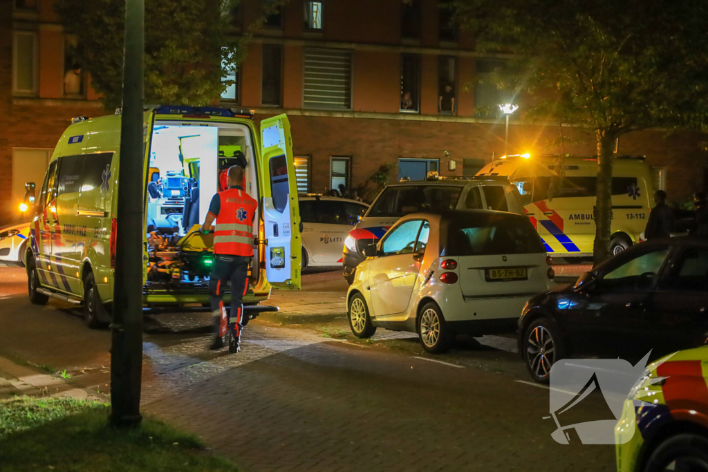 Gewonde bij steekincident in woning