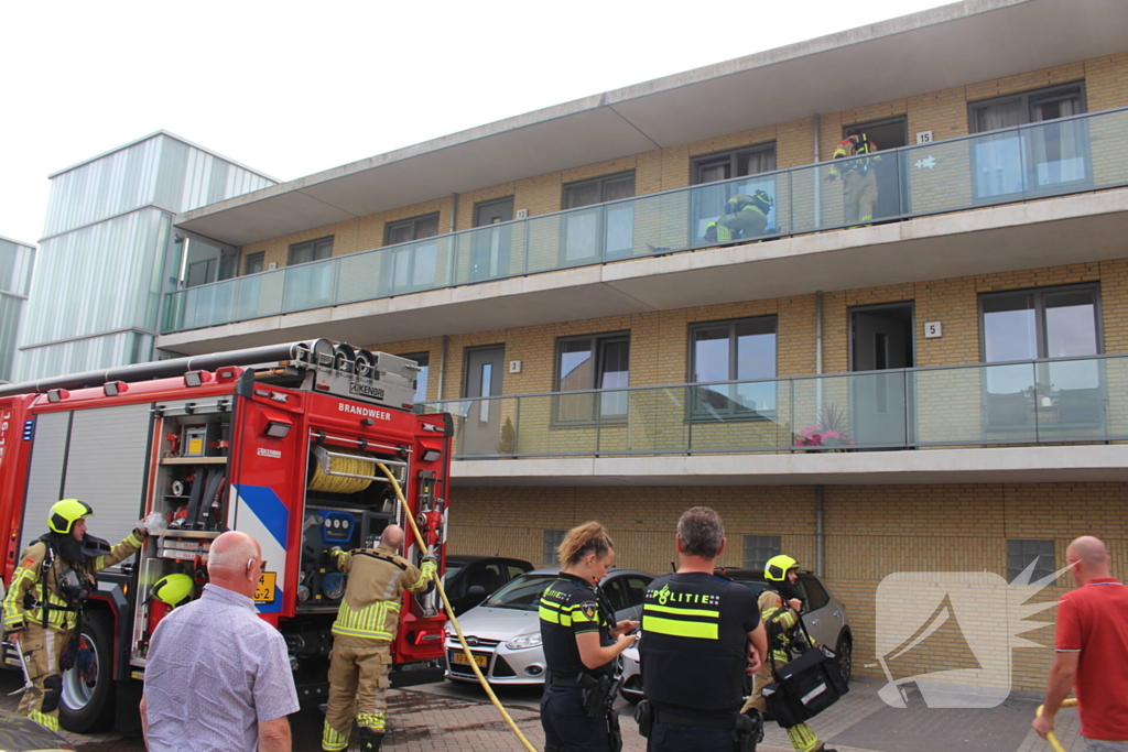 Bewoner gewekt nadat brandweer deur openramt wegens vergeten pannetje