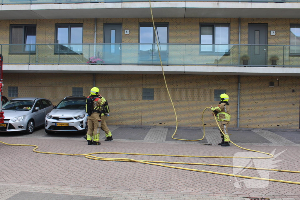 Bewoner gewekt nadat brandweer deur openramt wegens vergeten pannetje