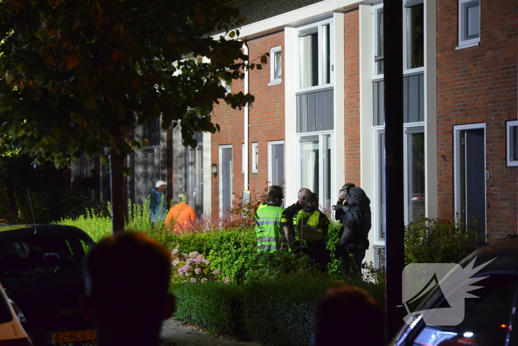 Arrestatieteam haalt brandstichter uit woning