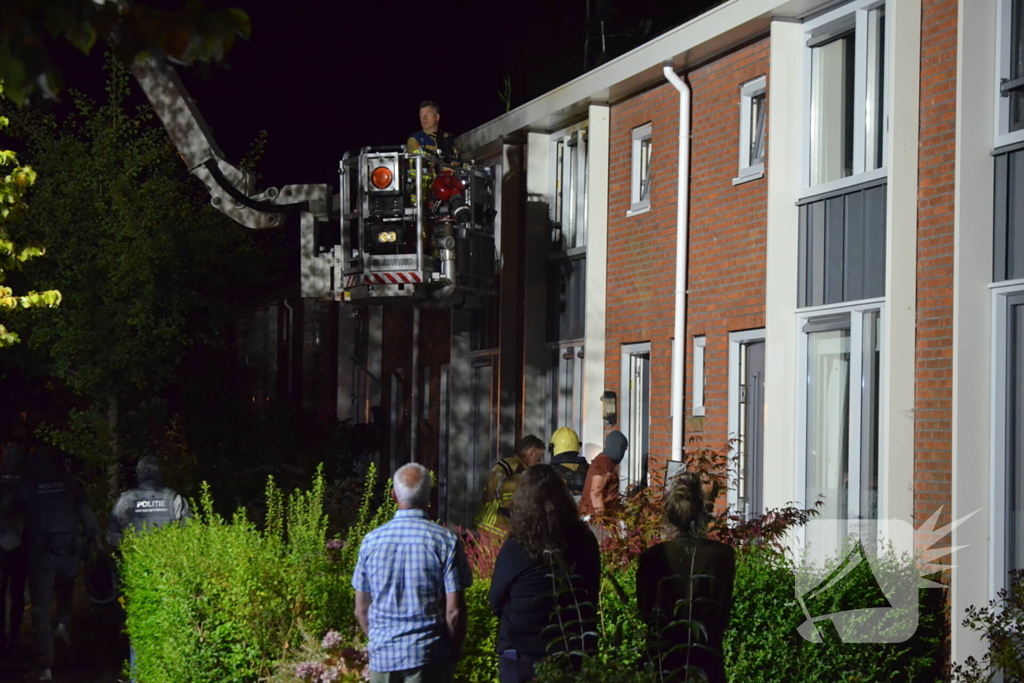 Arrestatieteam haalt brandstichter uit woning