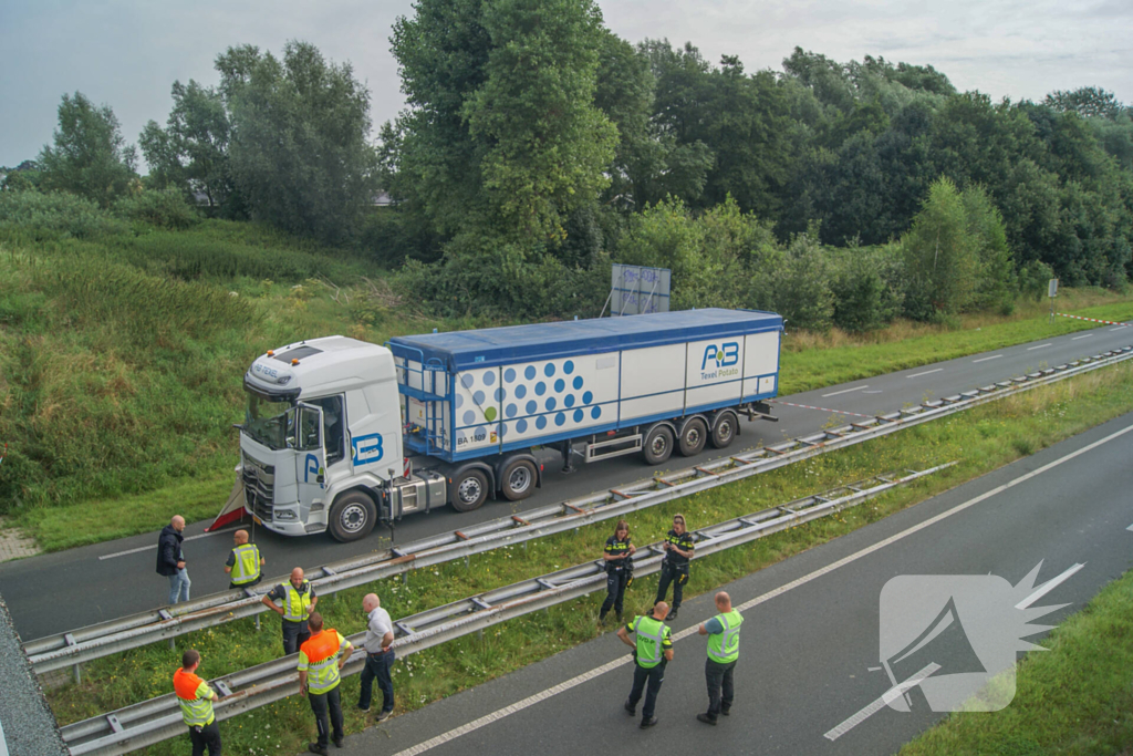 Voetganger overleden na aanrijding met vrachtwagen