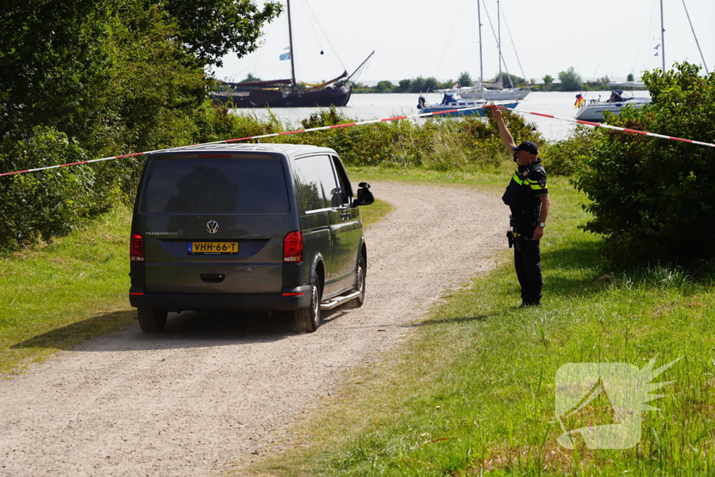 Stoffelijk overschot in water aangetroffen