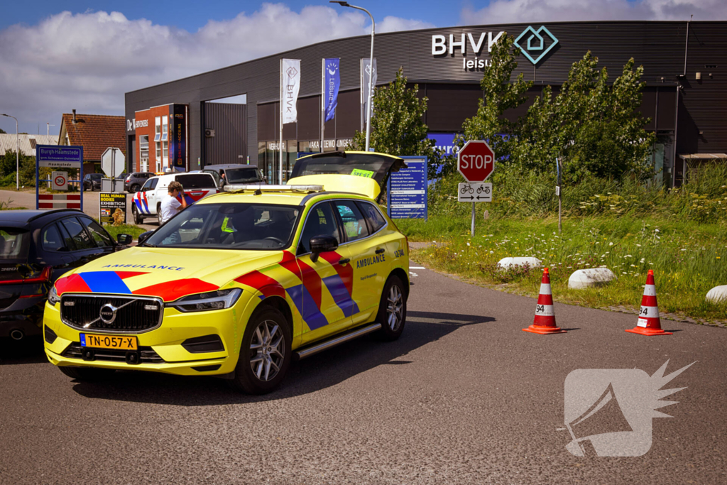 Wielrenner gewond bij botsing met bestelbus