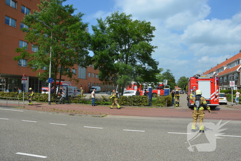 Brand op dak kantoorgebouw tijdens werkzaamheden